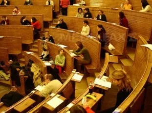 Tinerii din Belarus se vor şcoli pe la noi