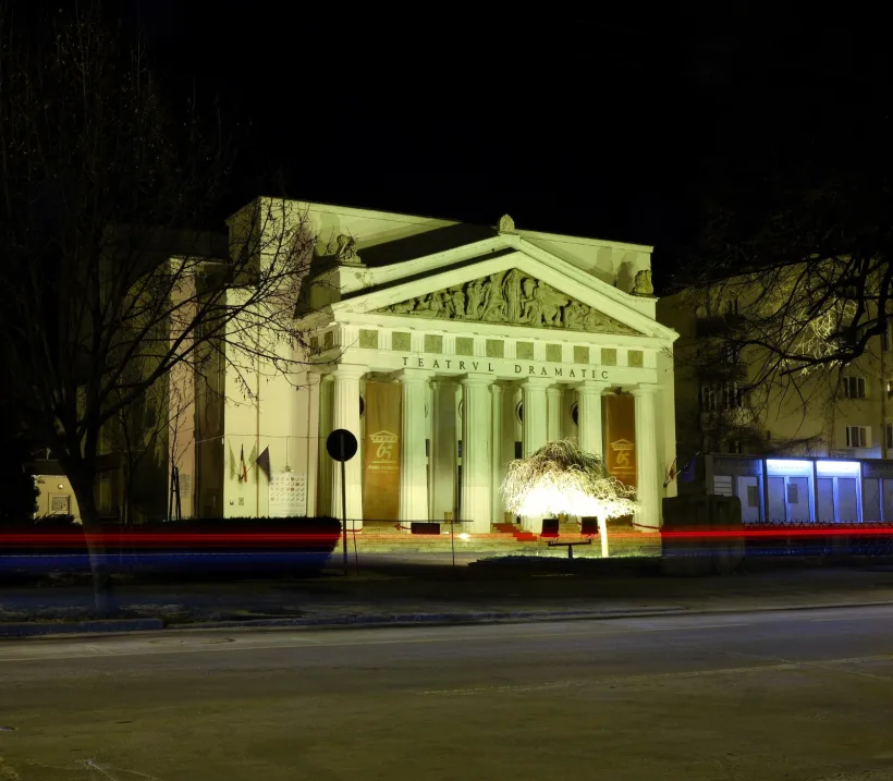 Teatrul Dramatic "Fani Tardini" vă aşteaptă!