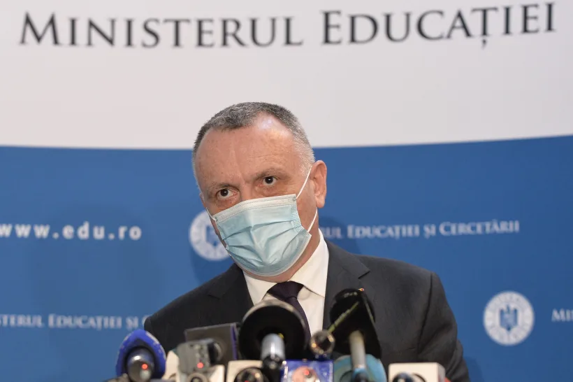 Ministrul Educației: Insist să nu se organizeze concursuri