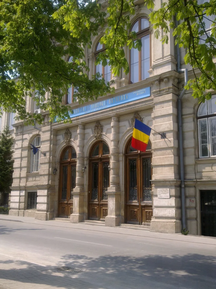 Pentru absolvenţii de liceu şi facultate atraşi de teologie