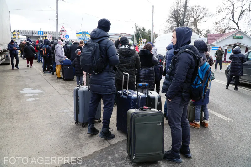 Zece mii de studenţi refugiaţi s-au oprit în România
