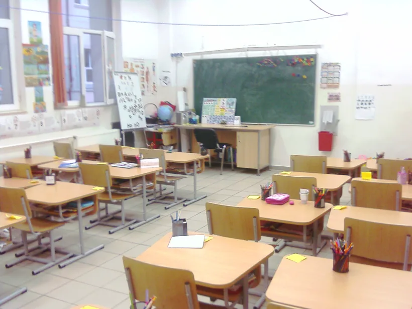 Avem mai multe cadre didactice, nu-i rău!