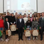 Bobocii de la UDJG au primit Kit-ul Studentului