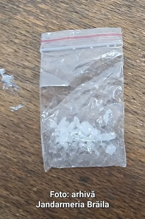 Sondaj în rândul bucureștenilor privind măsurile din campania antidrog. Se propune testarea elevilor în școli