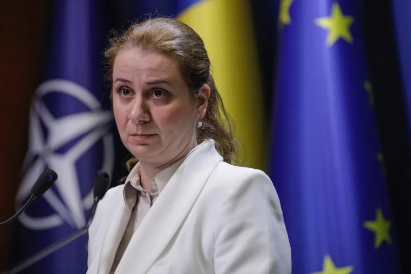 Ministerul Educației, acuzat că discriminează copii români veniți din străinătate la acordarea burselor de merit