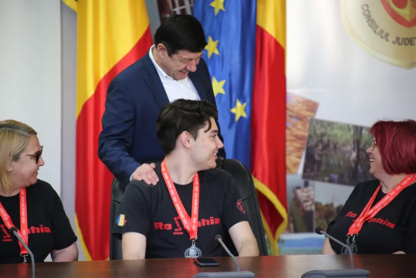 Echipa gălăţeană RoSophia este ajutată de CJ Galați să participe la Mondialele de Robotică din SUA
