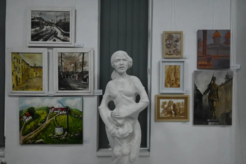 „Vasluiana”, expoziție a 47 de artiști locali, ediția a IV-a