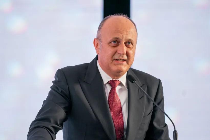 Dan Șucu despre turul doi: Mi-am trăit copilăria și tinerețea într-o Românie săracă, înfrigurată, sub umbrela Rusiei, nu mai vrem asta