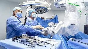 Reconstrucții mamare asistate robotic la o clinică privată la Cluj-Napoca