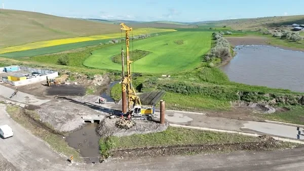 Paza bună trece primejdia rea. Un pod rezistent la viituri se construiește în județul Galați