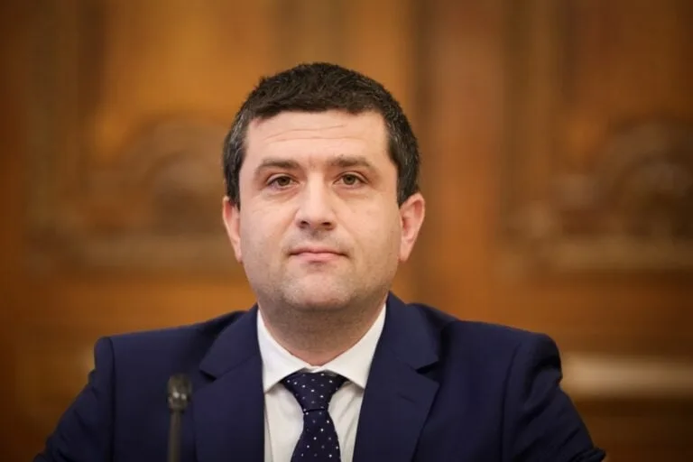 Ministrul Economiei anunță că directorul unui institut și-a redus salariul din proprie inițiativă
