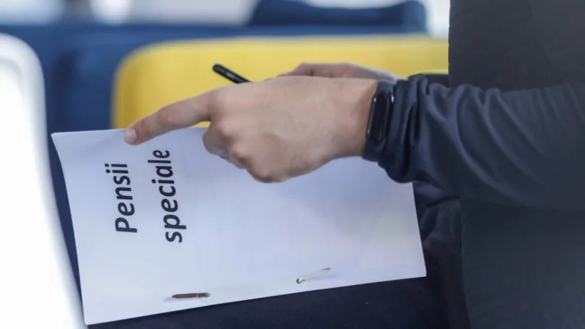 Petiție semnată de zeci de mii de români privitoare la organizarea unui  referendum pe tema pensiilor speciale