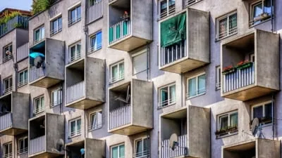 Tranzacțiile cu locuințe în România rămân stabile, dar cererea devine mai selectivă