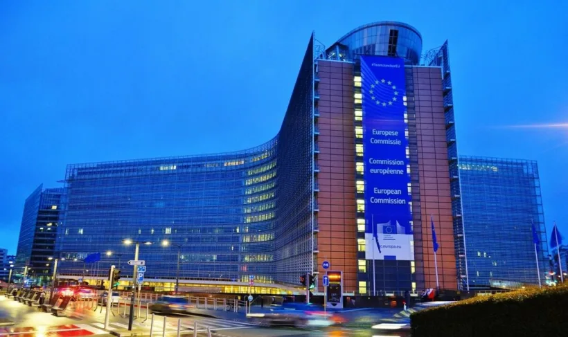 Comisia Europeană revizuiește în scădere estimările privind creșterea economică a României în 2025 și 2026