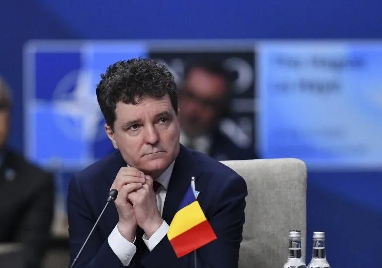 Criză la Ministerul Apărării: Moșteanu demisionează, Miruță devine ministru interimar