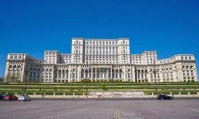Gardul Palatului Parlamentului ar putea fi demolat în cadrul unui proiect de regenerare urbană
