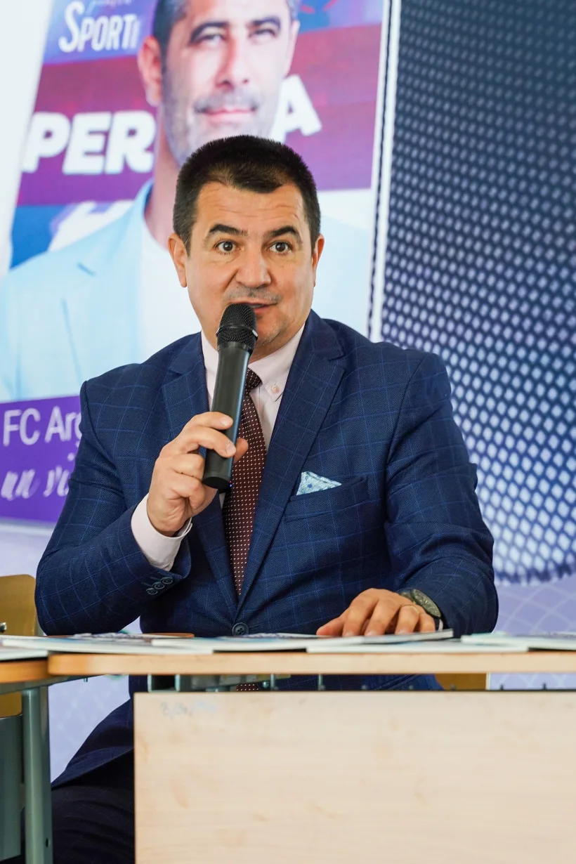 „Azi sunt profu' tău de sport!"