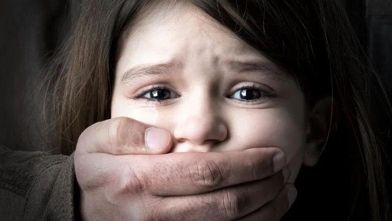 Jumătate dintre copiii din România nu ar apela la poliție în cazul unui abuz